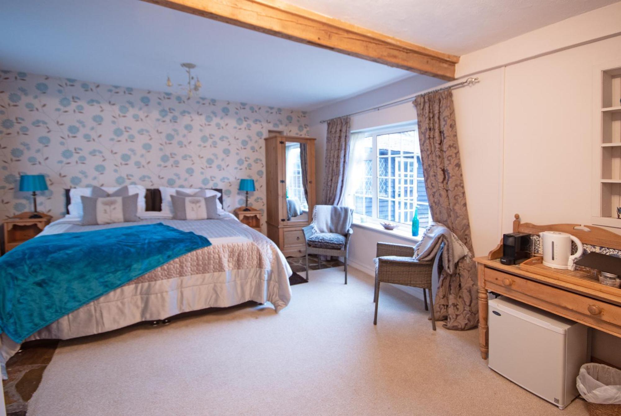 Magpies Lodge Slinfold Экстерьер фото
