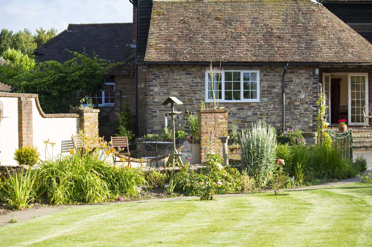 Magpies Lodge Slinfold Экстерьер фото