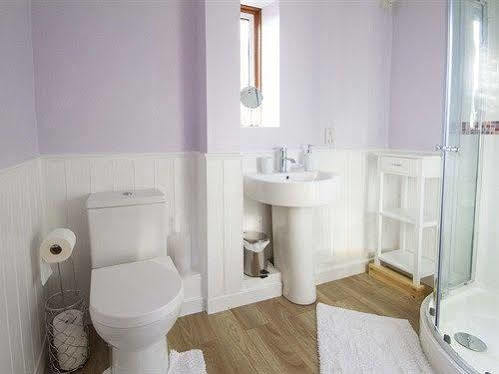 Magpies Lodge Slinfold Экстерьер фото